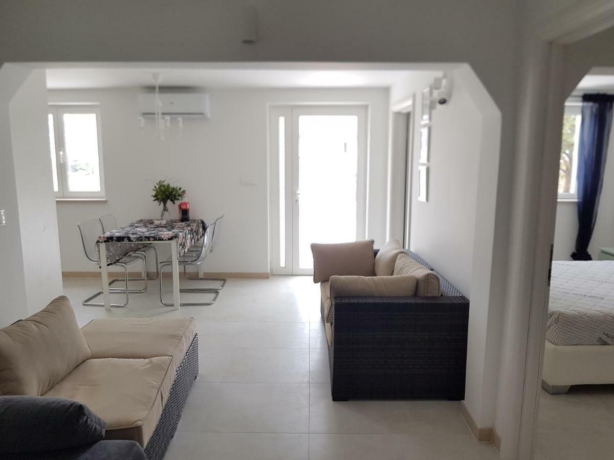 Fig Tree Apartman Povlja  Kültér fotó