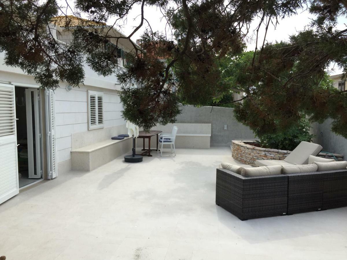 Fig Tree Apartman Povlja  Kültér fotó